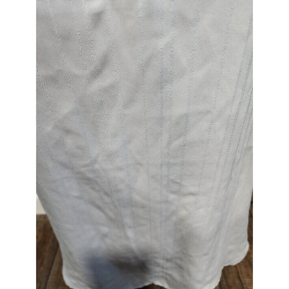 Maurices Relaxed Fit Light GRAY Blouse Size Medium Roll Sleeve Lightweight - Picture 2 of 6